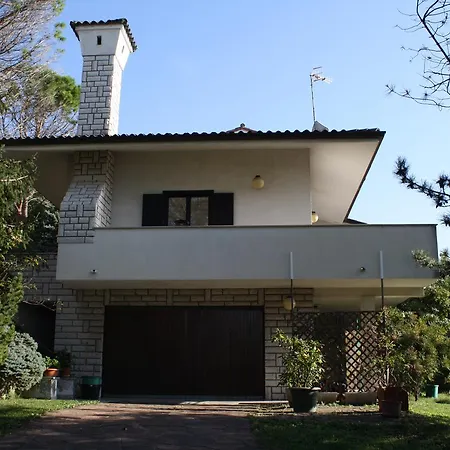 B&B Villa Inn فندق مبيت وإفطار *